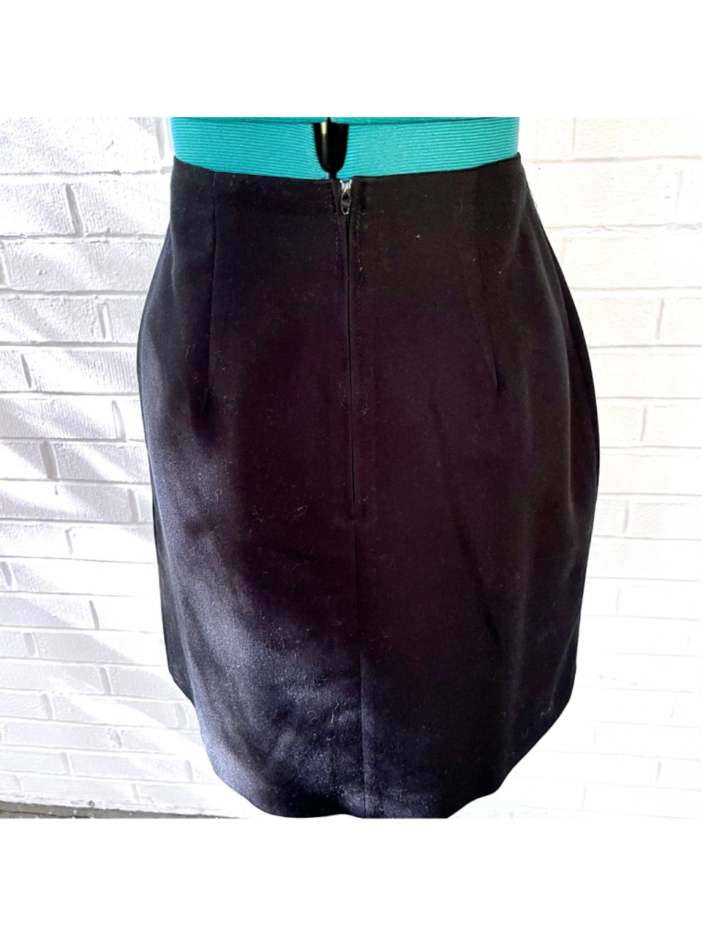 Vintage 90s Maggie Lawrence black pleated mini skirt - Picture 5 of 5
